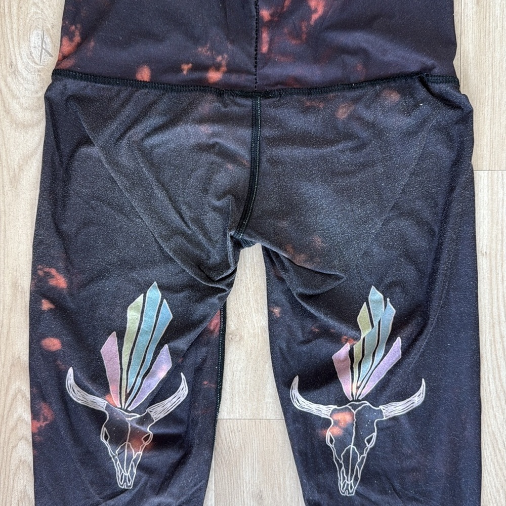 Teeki Black Leggings with Colorful Skull Design - Picture 2 of 4